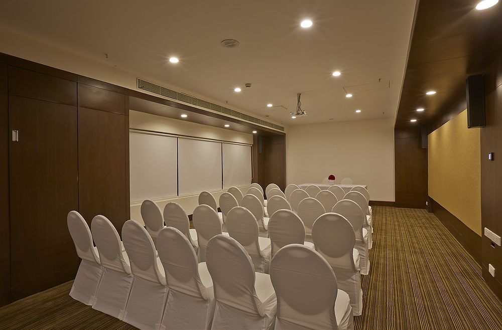 K10 Hotel 바도다라 외부 사진
