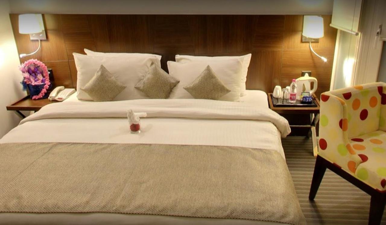 K10 Hotel 바도다라 외부 사진